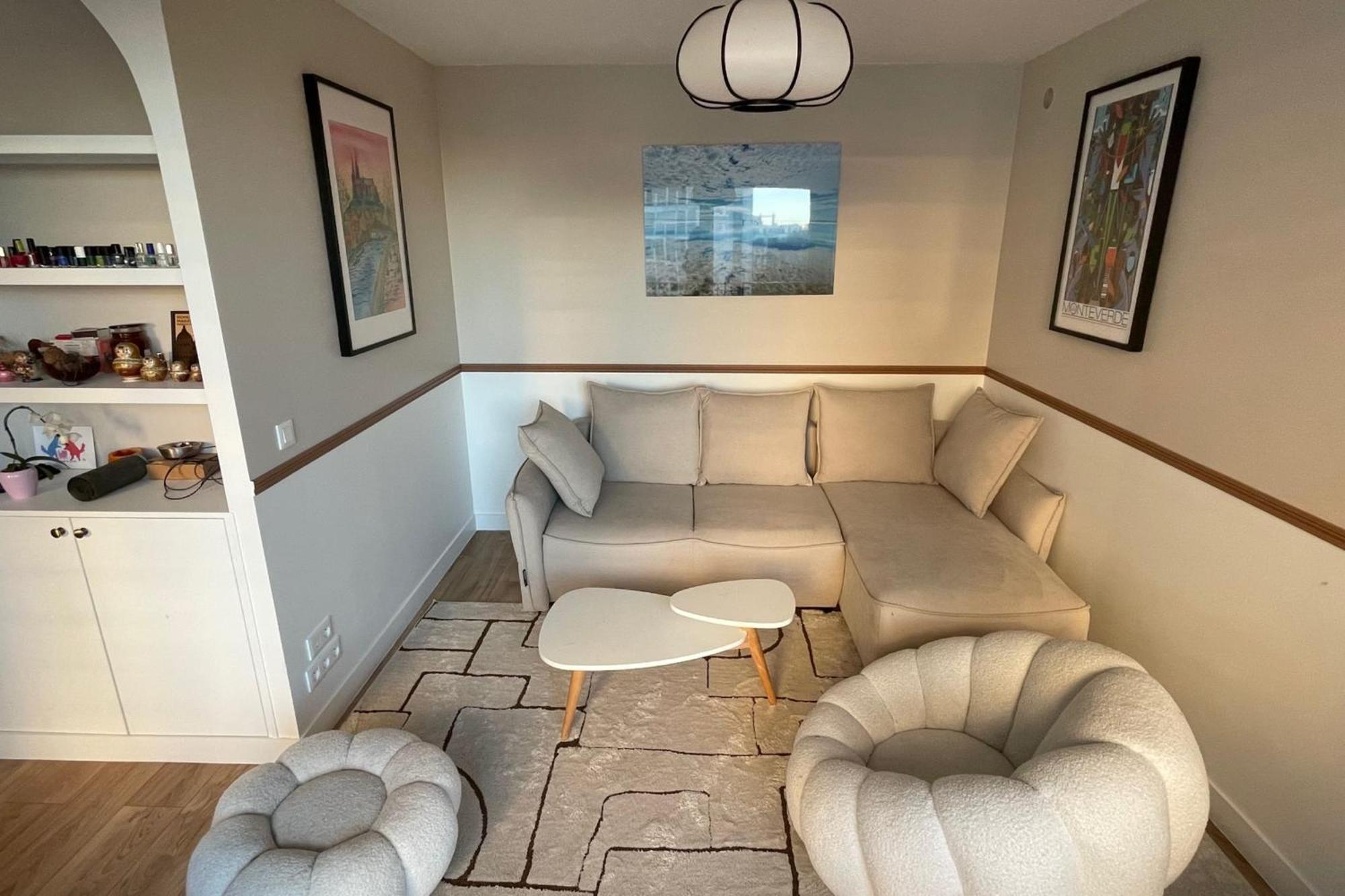 Beautiful T2 With Garden And Balconies Apartment *